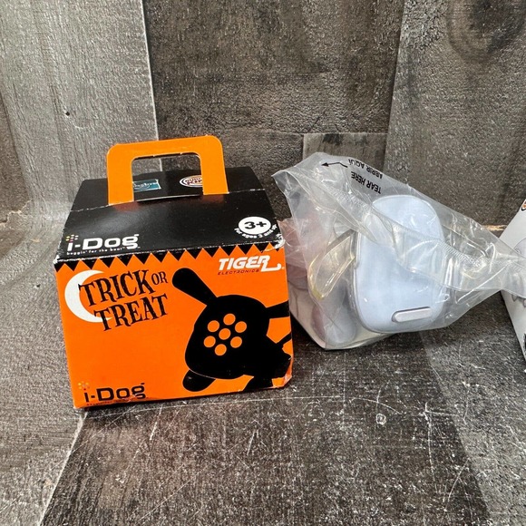 Burger King Trick or Treat I-Dog and I-Turtle Toys Open Box, but sealed in Bags - Picture 2 of 13